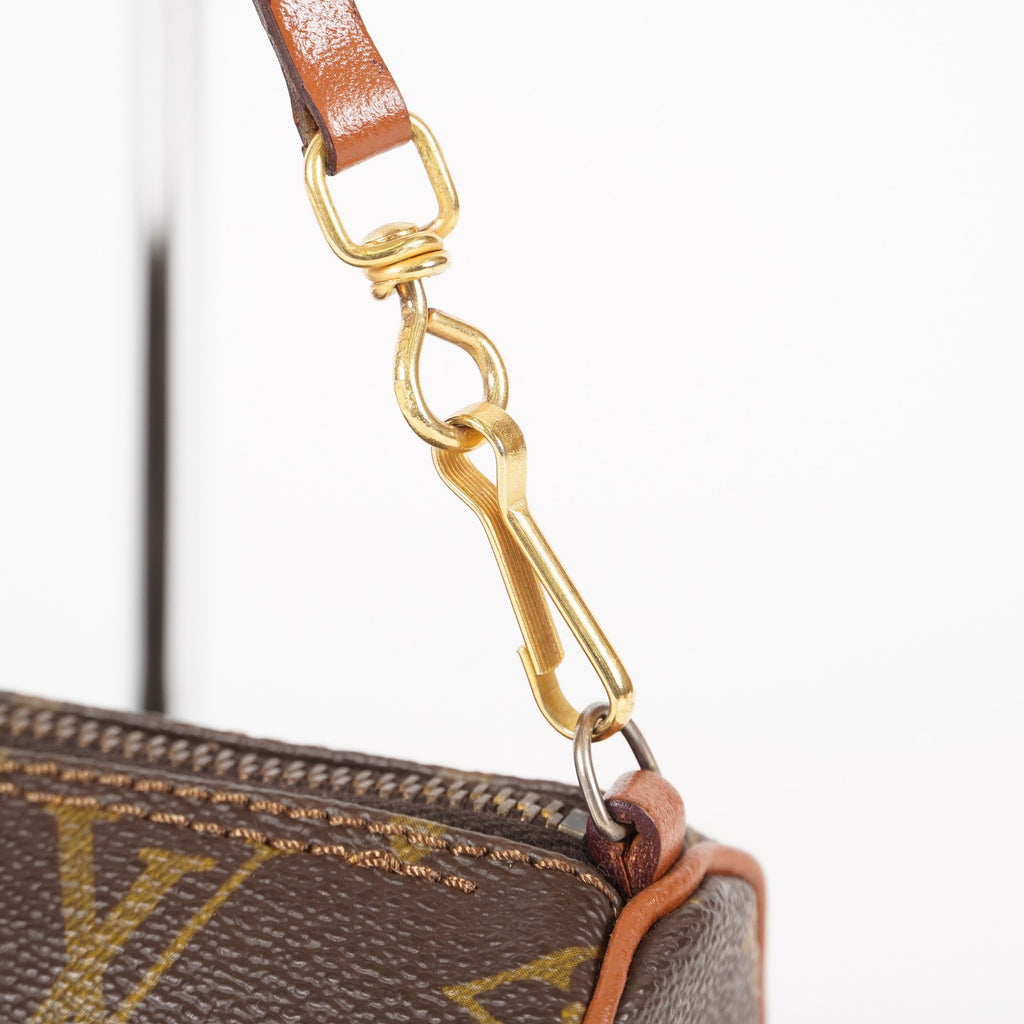 LOUIS VUITTON Monogram Papillon Pouch LV Auth vintage 05E552310016