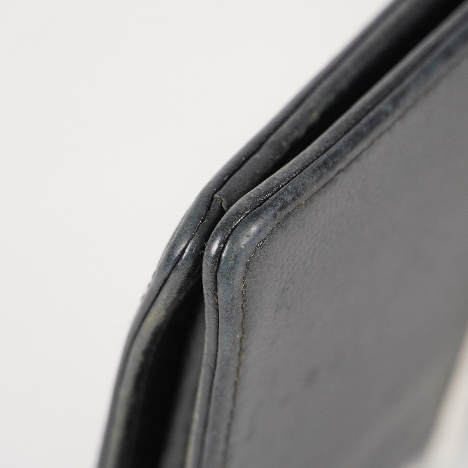 Vintage CHANEL Leather Black Bifold Wallet Classic Purse 05E412310016