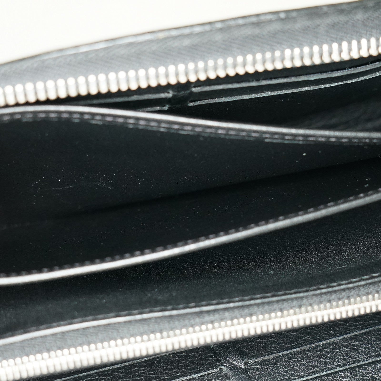 Louis Vuitton Monogram Mahina Zippy Zip-Around Wallet M61867 Noir 03T022500009