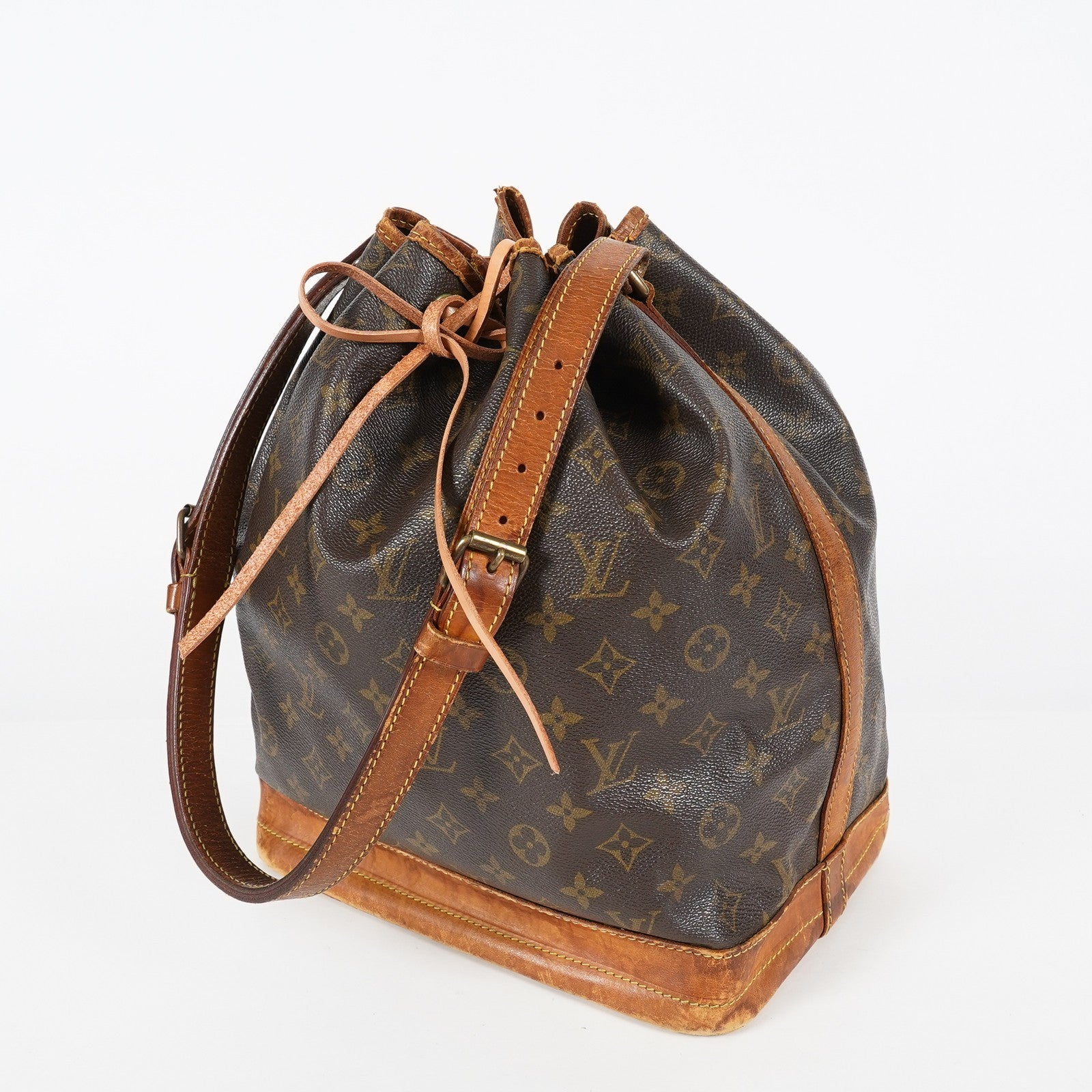 Louis Vuitton Noe M42224 Monogram Canvas Brown Drawstring Bag Used 07A172688431