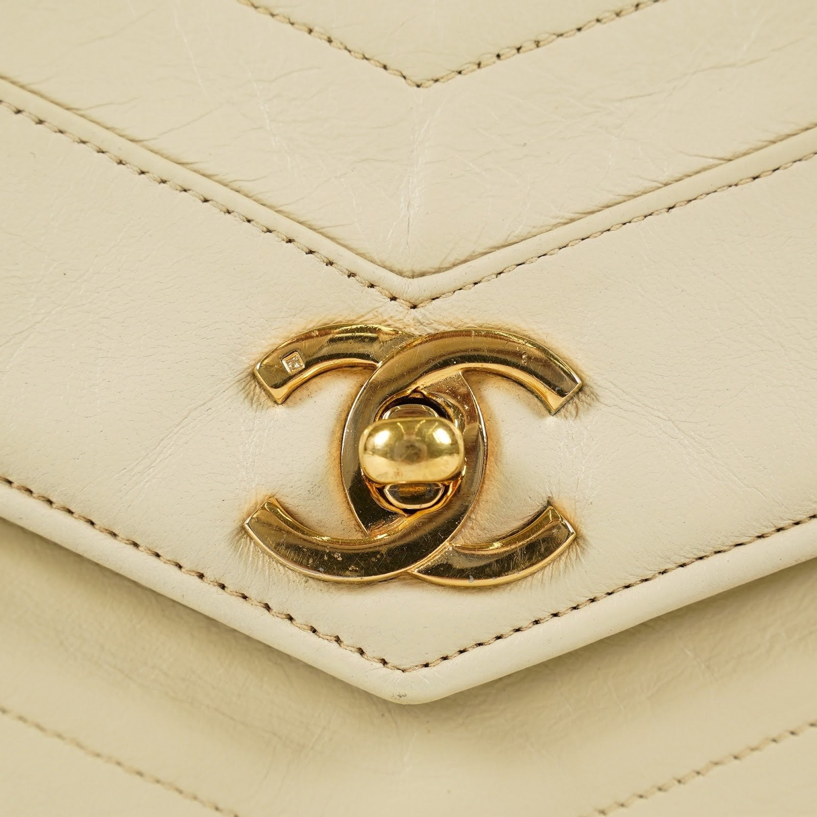 CHANEL Vintage V Stitch Flap Chain Shoulder Bag 25cm Beige Lambskin 08E077370012