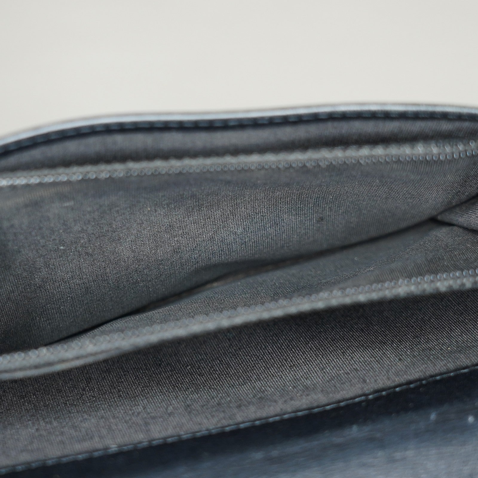 Vintage CHANEL Leather Black Bifold Wallet Classic Purse 05E412310016