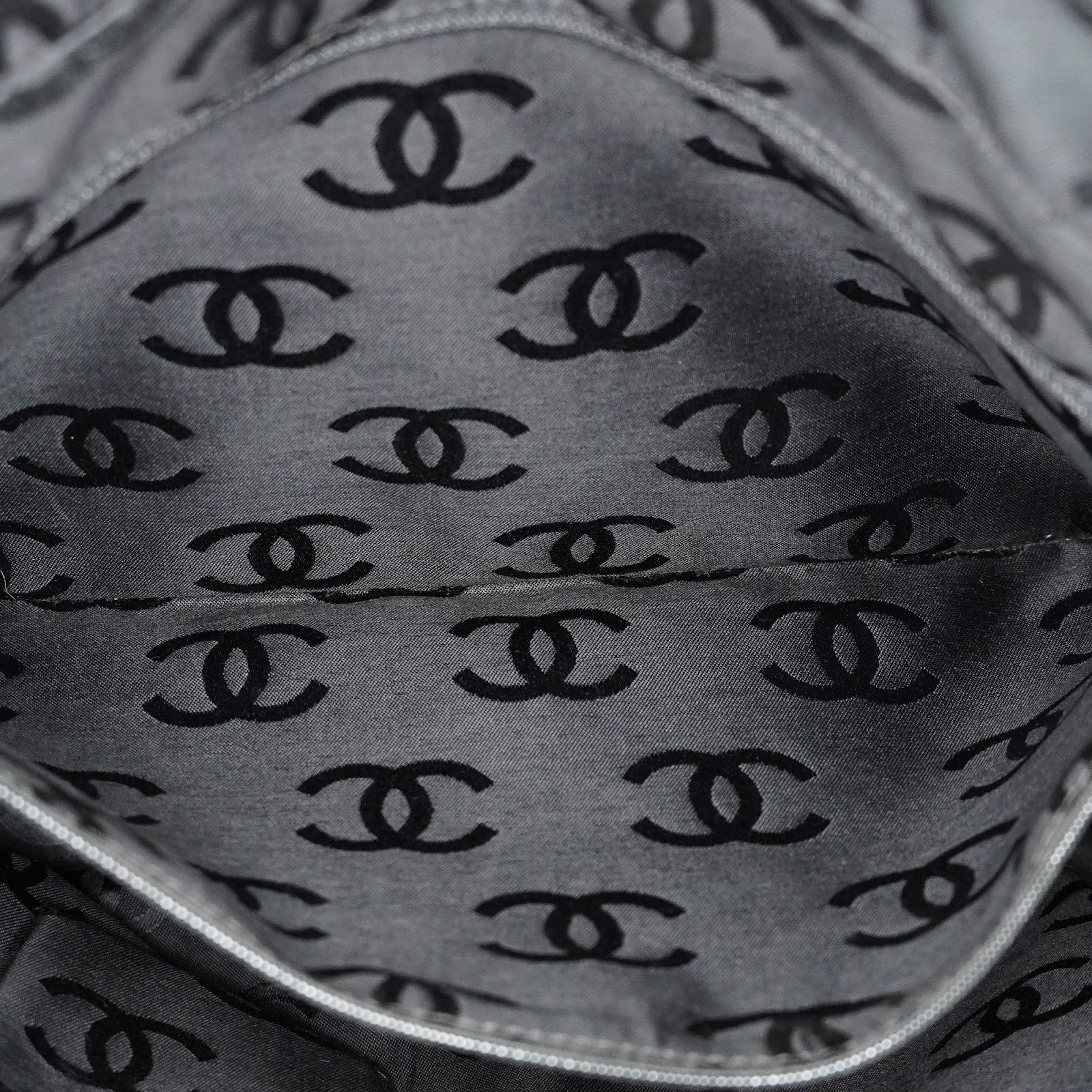 CHANEL CC Logo Tote Bag 40cm Black Leather Silver Hardware Used 07E1711440027