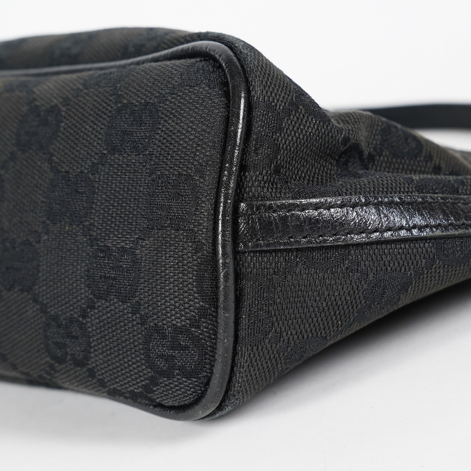 Gucci GG Canvas Boat Pochette 22cm Black Leather Trim Vintage Used 07E022310029