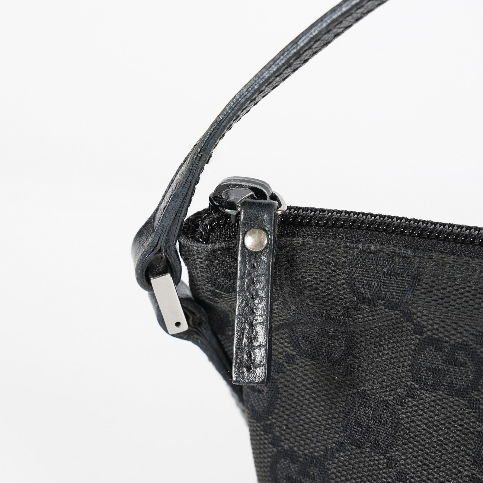 Gucci GG Canvas Boat Pochette 22cm Black Leather Trim Vintage Used 07E022310029