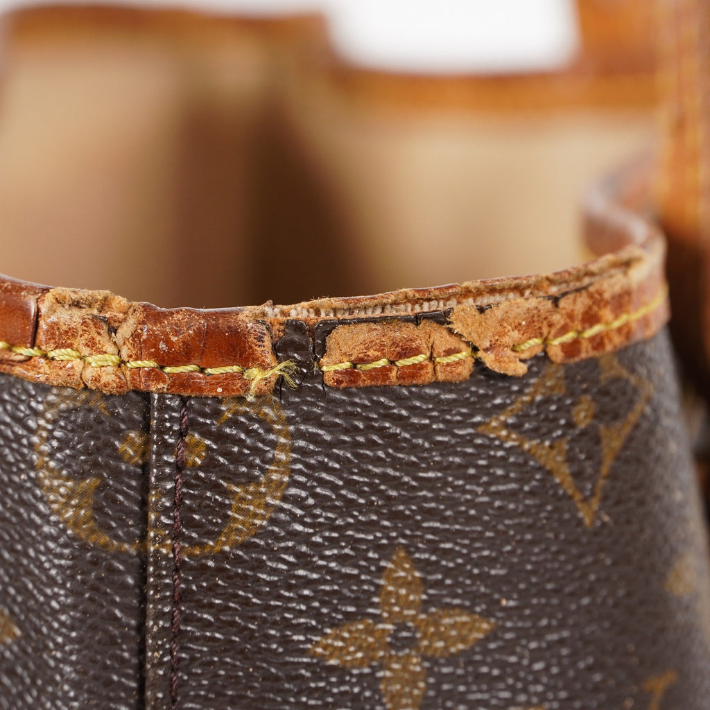 LOUIS VUITTON Monogram Bucket GM Shoulder Bag LV vintage M42236 05E102640013