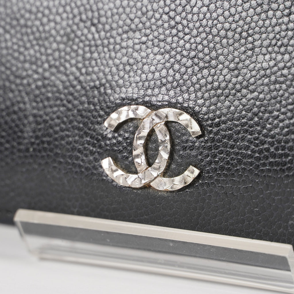 Vintage CHANEL Leather Black Bifold Wallet Classic Purse 05E412310016