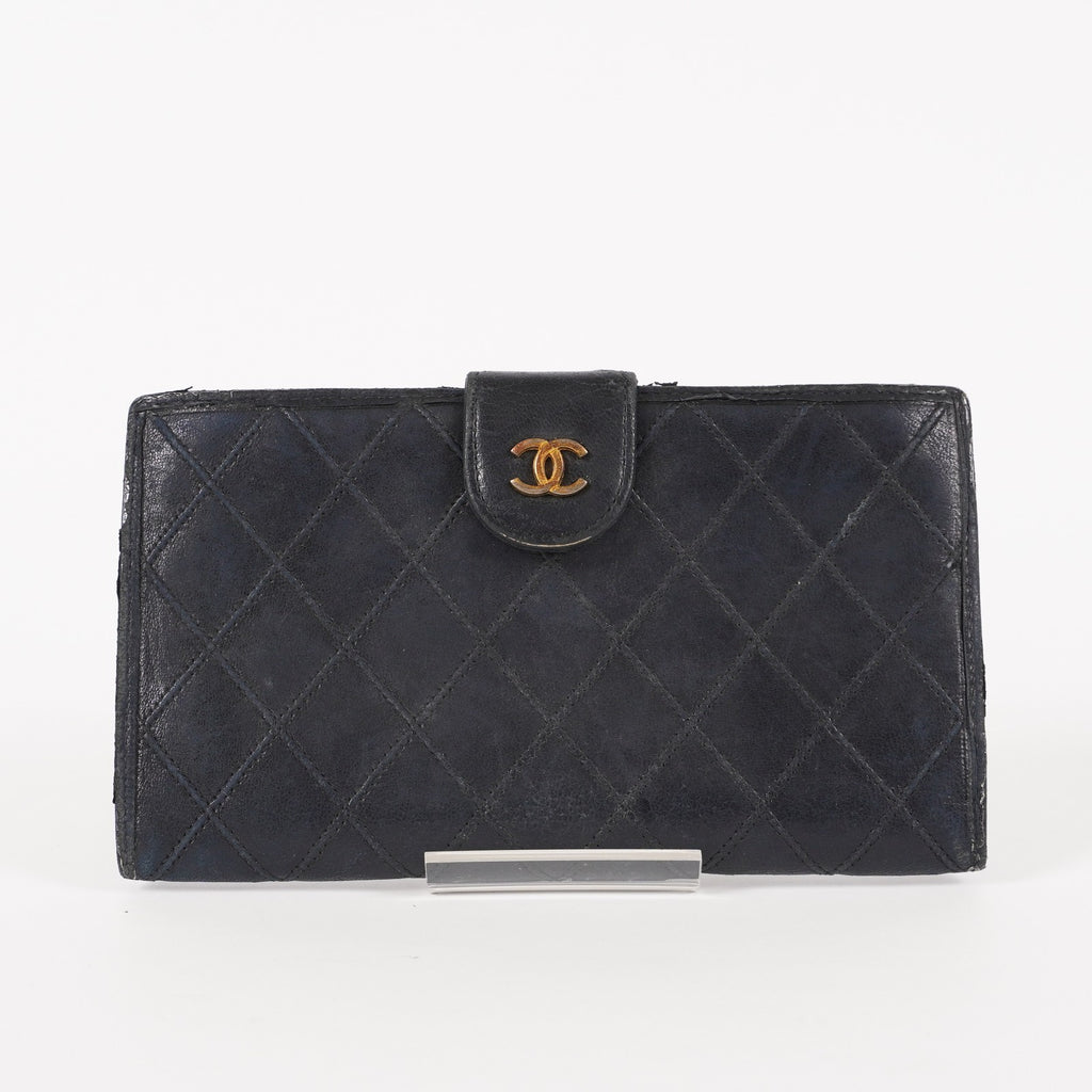 Chanel Authentic Vintage (80s/90s) Black Diamond Wallet 05E571320016