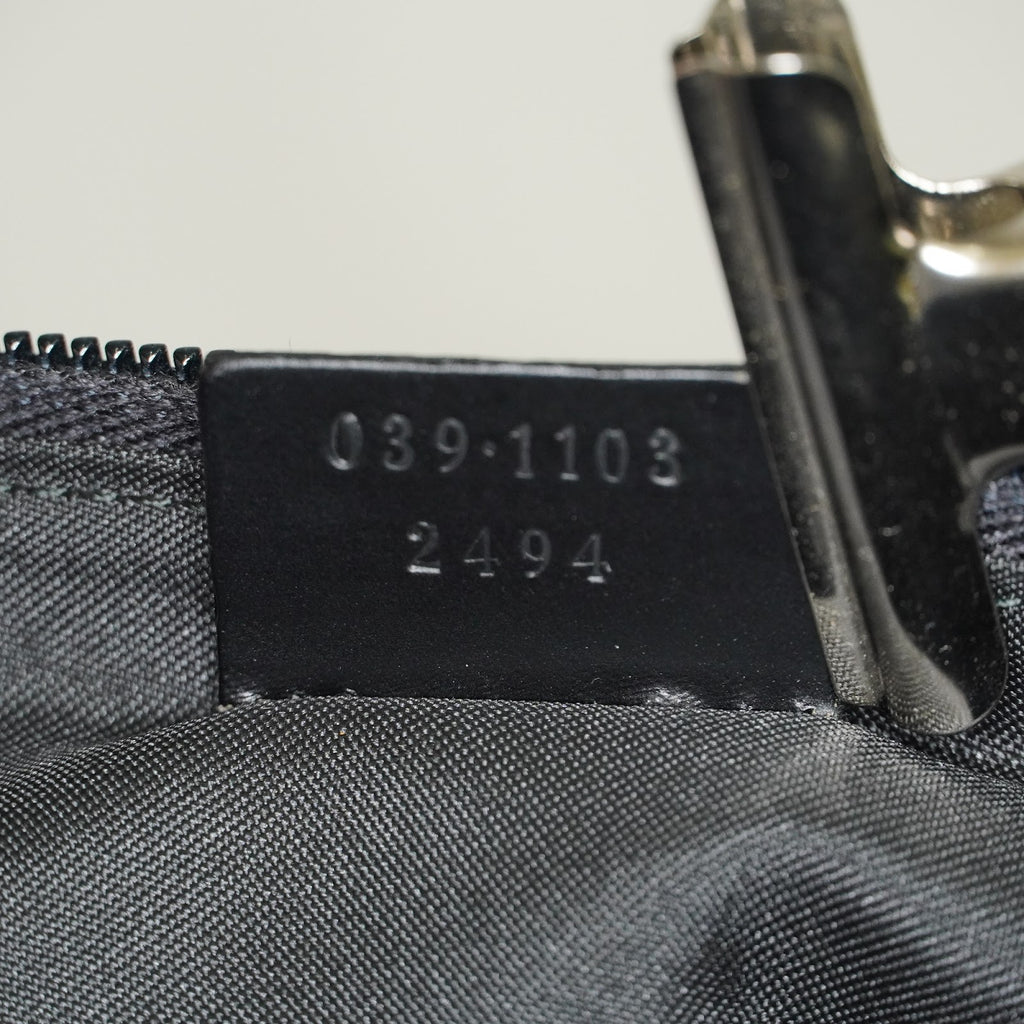 GUCCI GG Canvas Boat Pochette Shoulder Bag 22cm Black Vintage Used 08E172090010