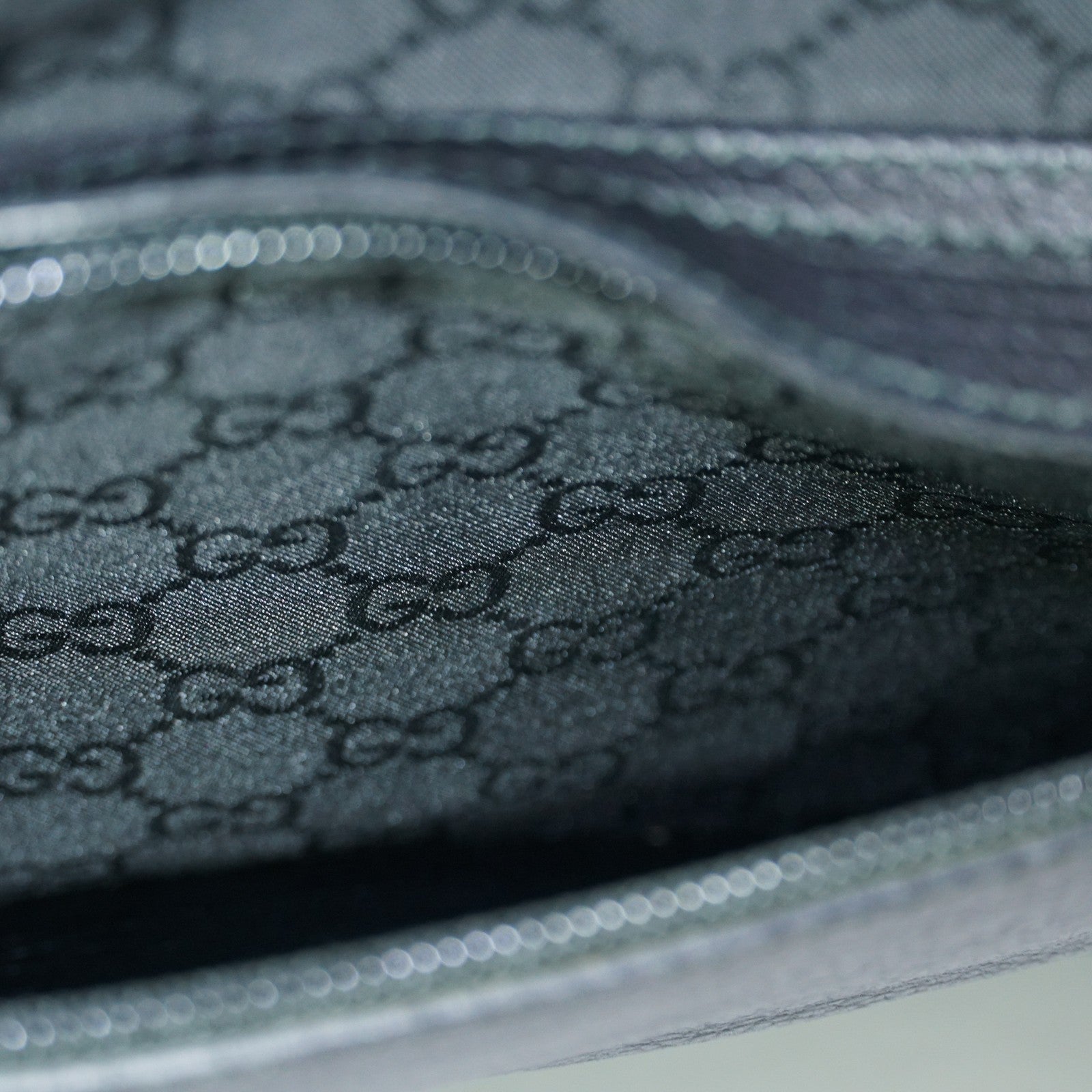 Gucci Black Nylon & Leather Tote Bag Purse With Zipper GG Monogram XY157