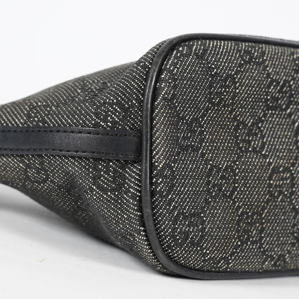 Gucci GG Canvas Boat Pochette Accessory Pouch Bag Gray Black Used 08E012530012