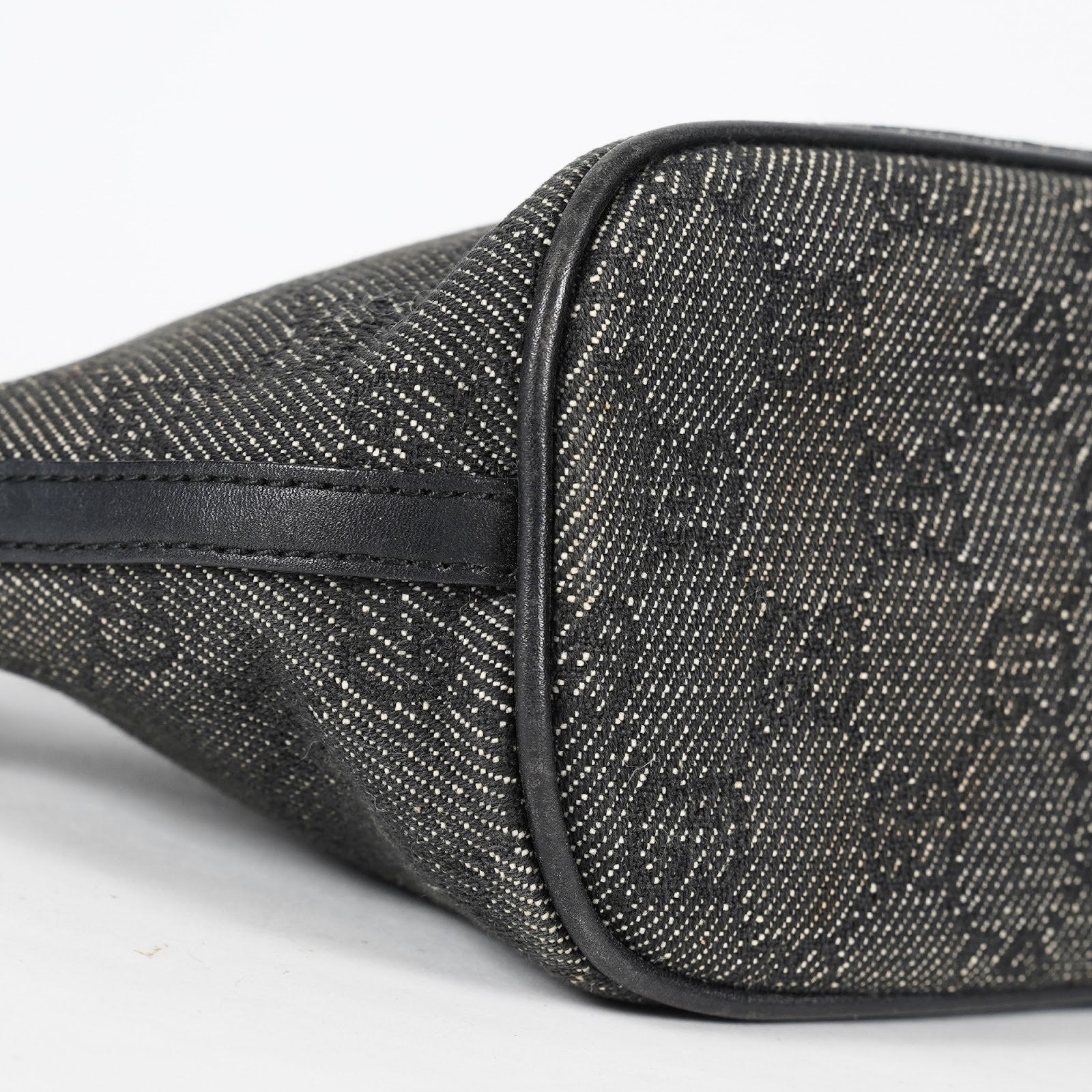Gucci GG Canvas Boat Pochette Accessory Pouch Bag Gray Black Used 08E012530012