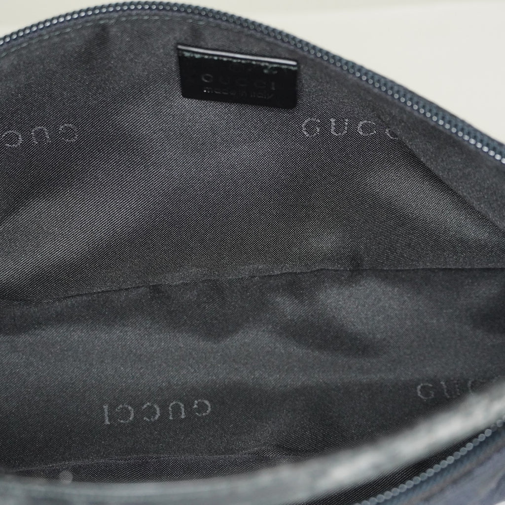GUCCI GG Canvas Boat Pochette Shoulder Bag 22cm Black Vintage Used 08E172090010