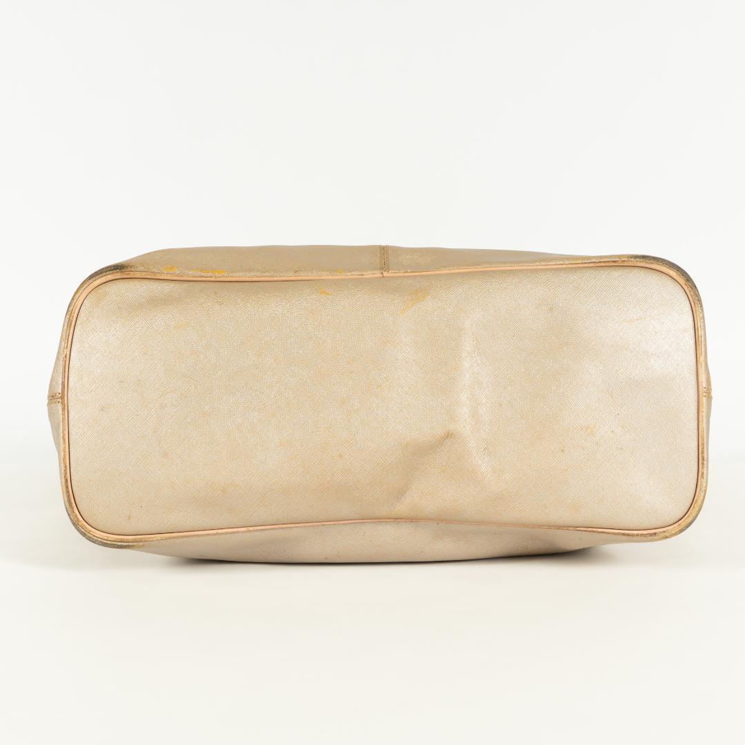 COACH handbag gold beige leather Simple design With  long strap  Tariff included