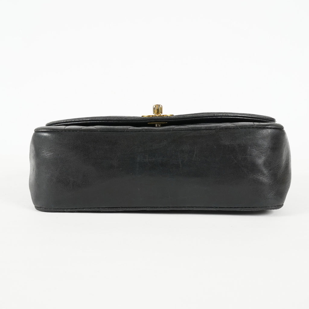 Chanel Diana 22 Flap Bag Black Lambskin Chain Shoulder Bag 09E0130470011