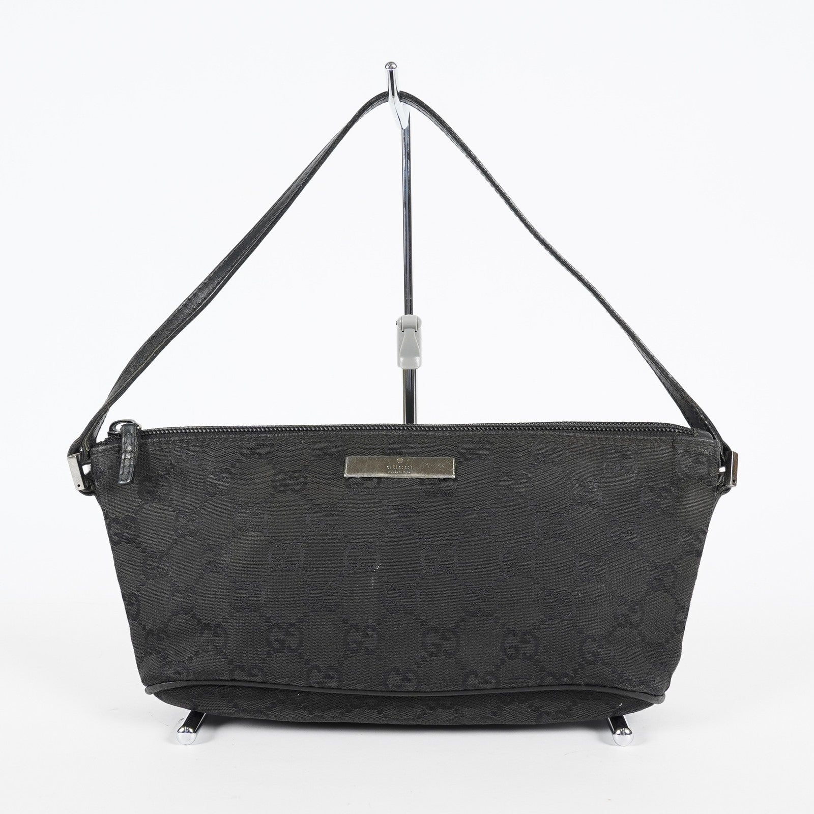 Gucci GG Canvas Boat Pochette Black Shoulder Pouch Bag Vintage Used 08E052090002