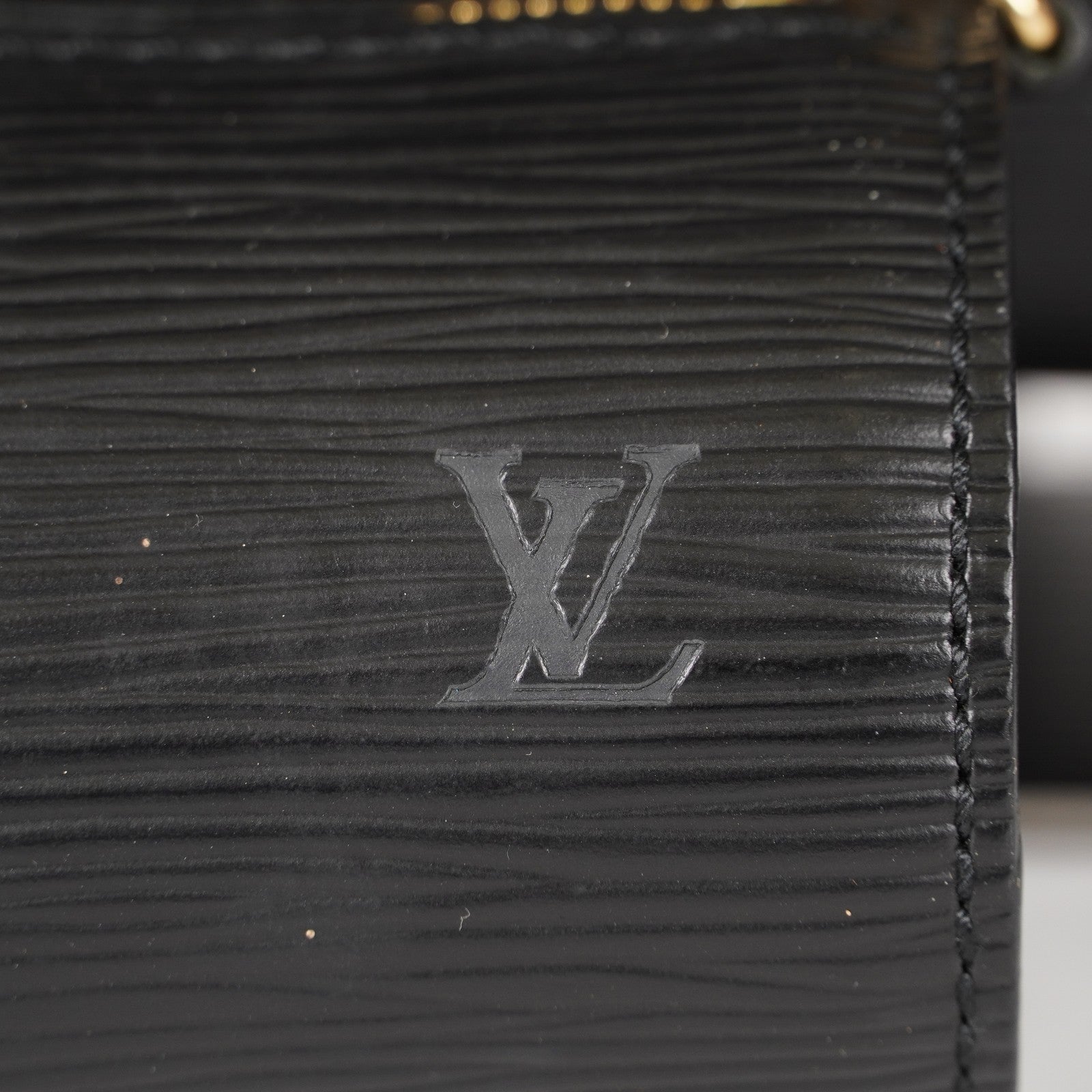 Authentic Louis Vuitton Epi Soufflot Bag Toledo vintage M52225 05E225720029