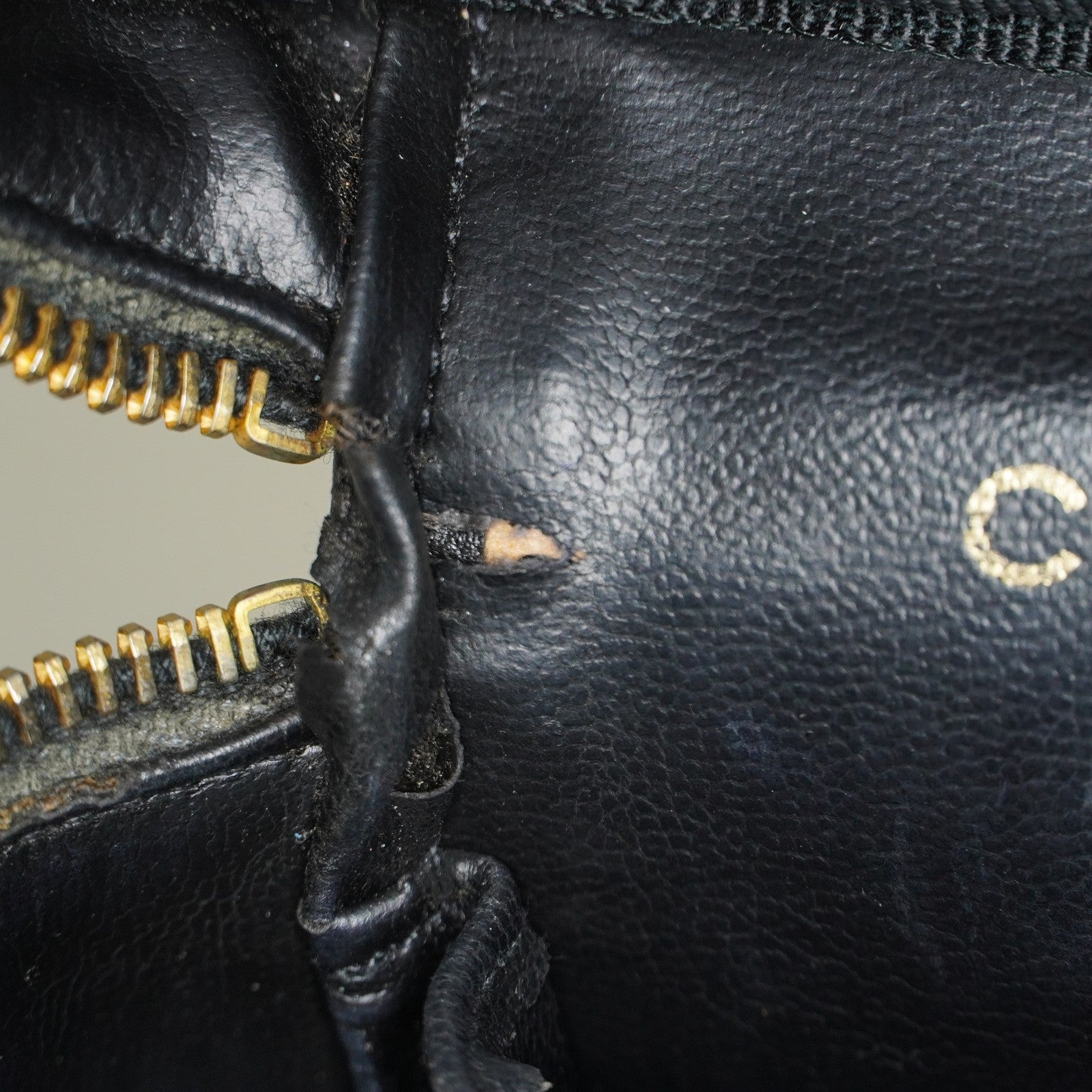 CHANEL Caviar Skin CC Vanity Bag Black Gold Hardware Vintage Case 08E047150002