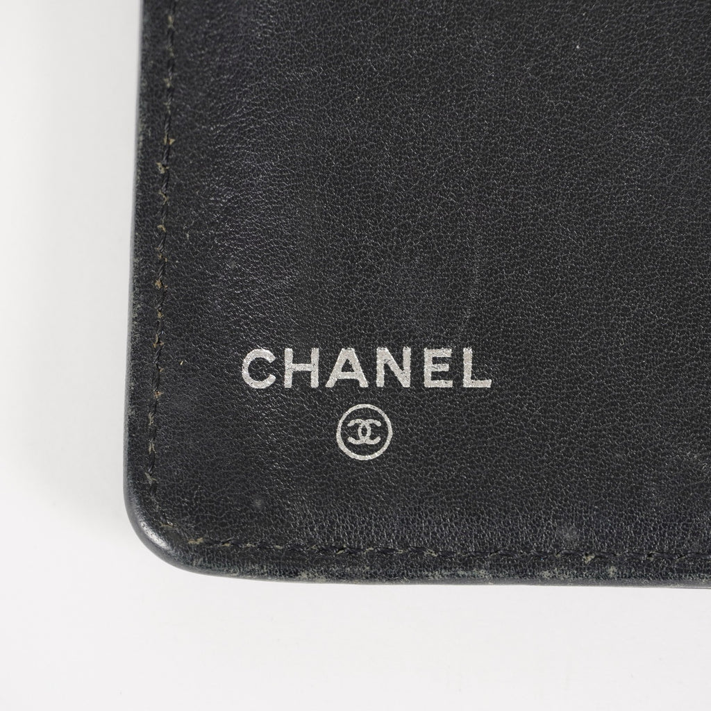 Vintage CHANEL Leather Black Bifold Wallet Classic Purse 05E412310016