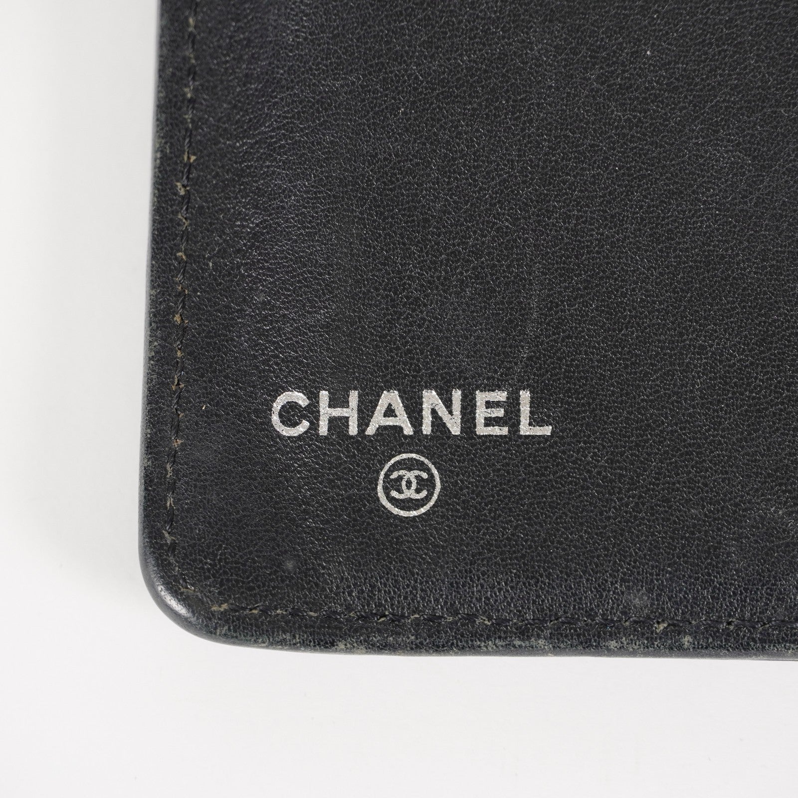 Vintage CHANEL Leather Black Bifold Wallet Classic Purse 05E412310016