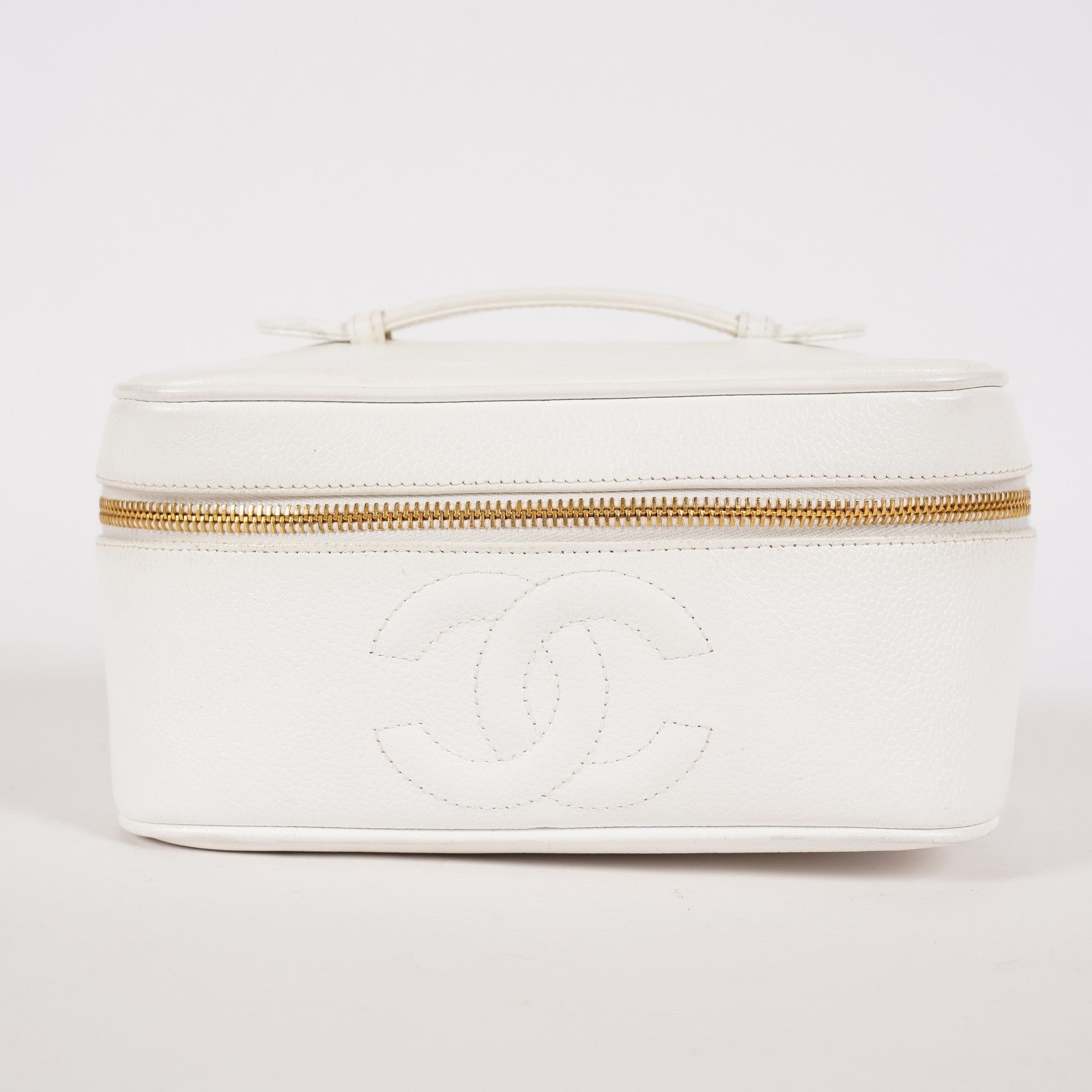 Chanel Caviar Skin White Vanity Case Cosmetic Pouch CC Logo Used 06E105830030