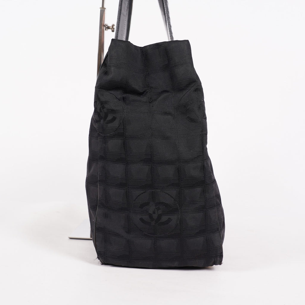 Chanel Old Travel Line Tote MM Black Nylon Shoulder Bag CC Used 06E111155030