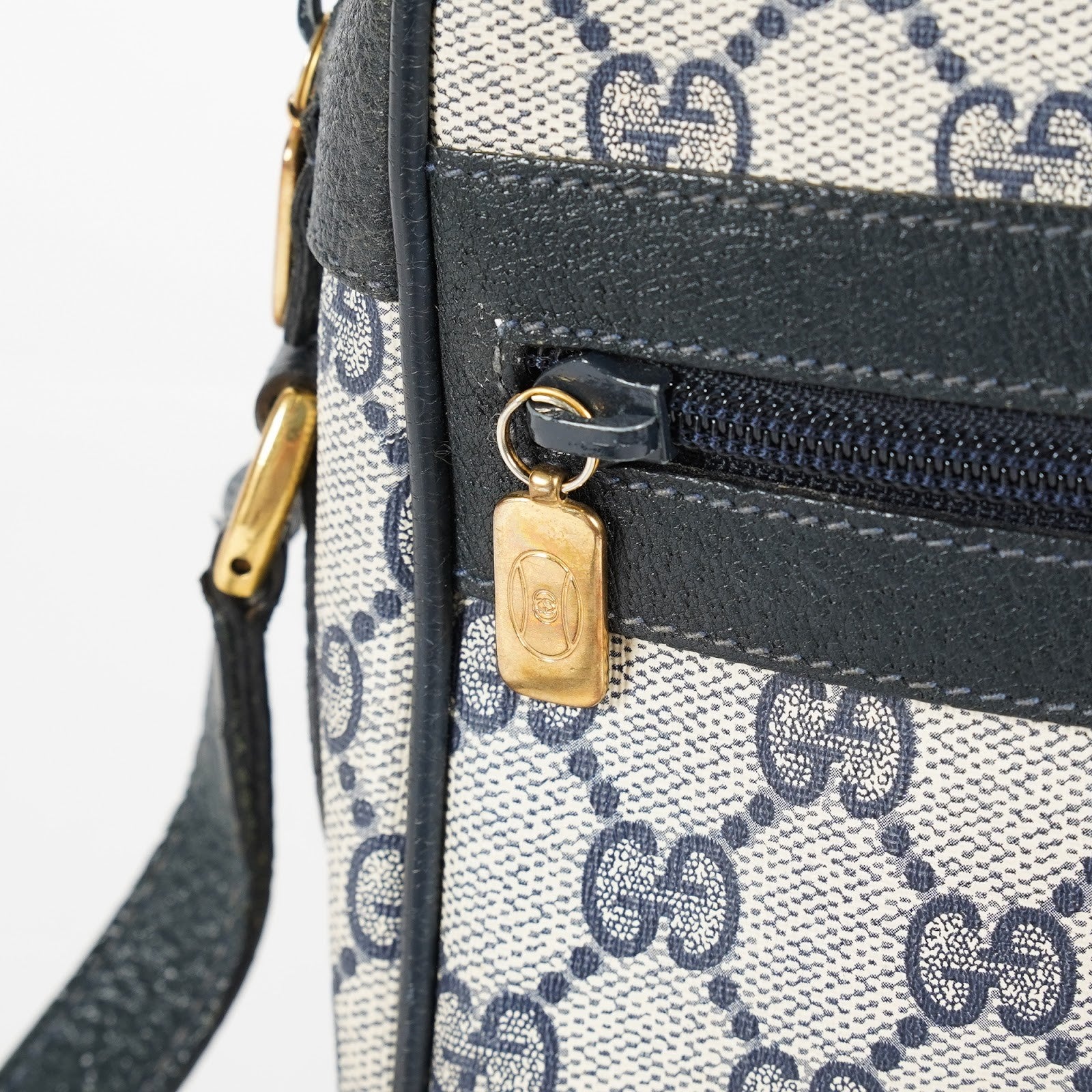 GUCCI Sherry Line GG Supreme Shoulder Bag Navy Crossbody Vintage 08E242640010