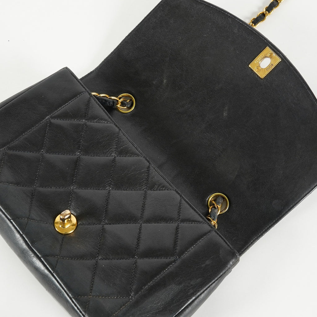 Chanel Diana 22 Flap Bag Black Lambskin Chain Shoulder Bag 09E0130470011
