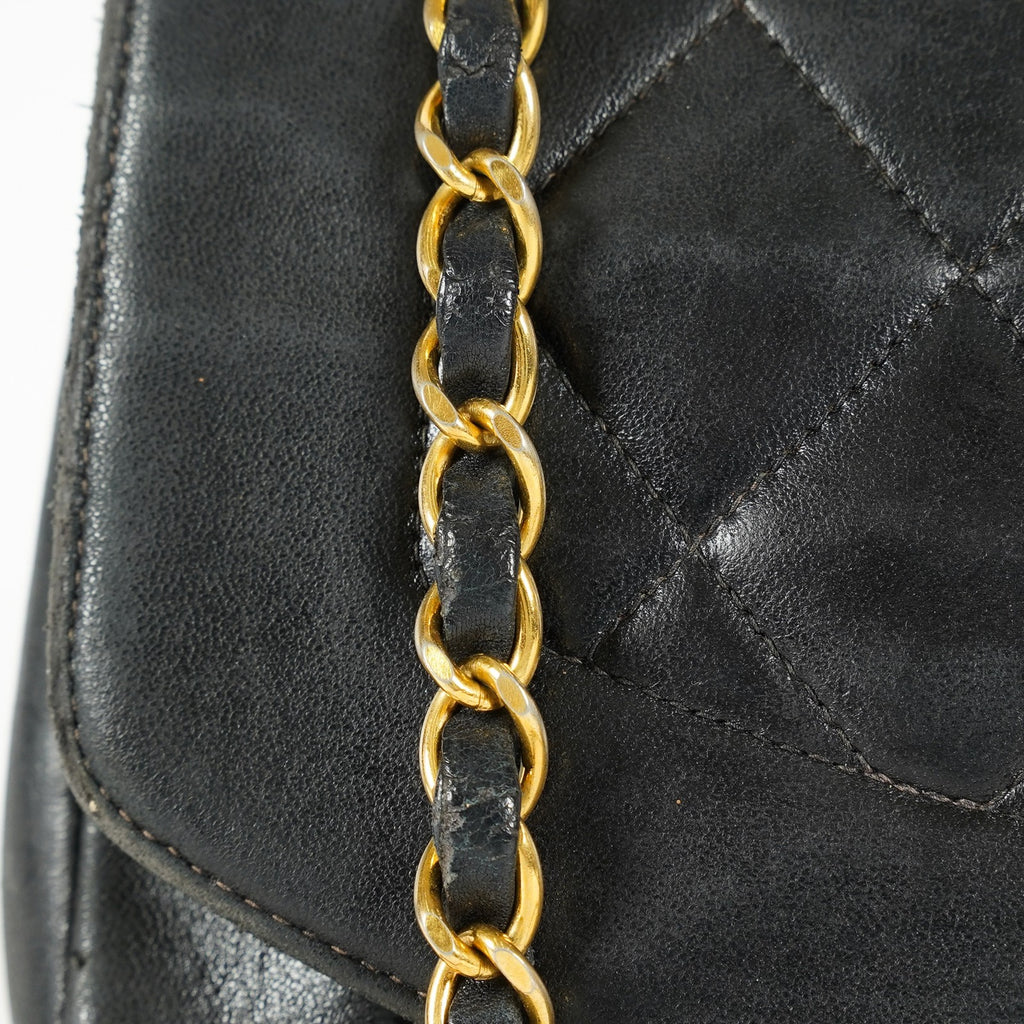 Chanel Diana 22 Flap Bag Black Lambskin Chain Shoulder Bag 09E0130470011