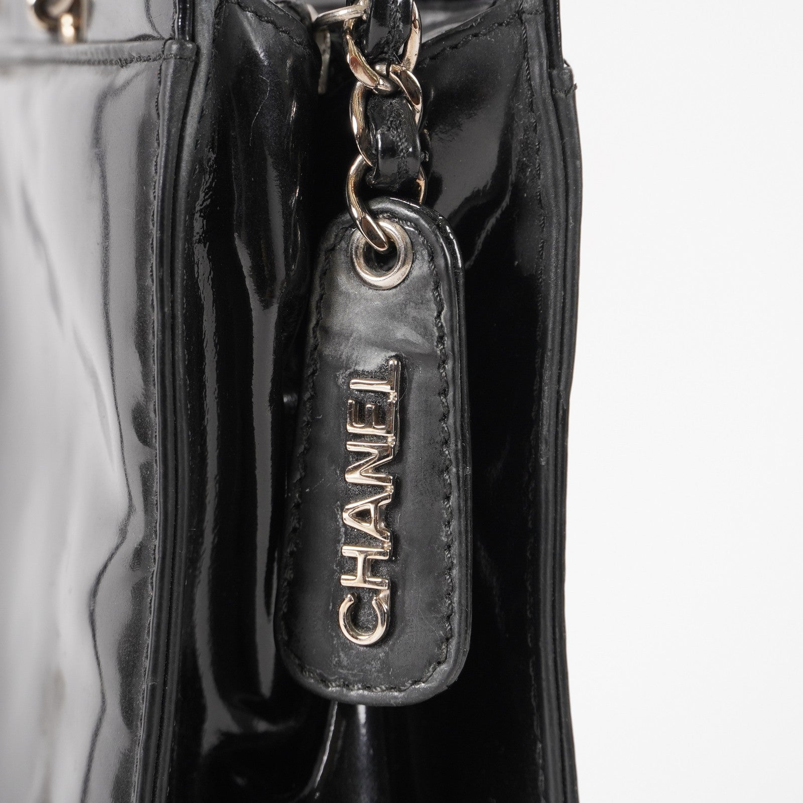 CHANEL CC Logo Chain Shoulder Tote Bag Patent Leather Black Vintage 03E255170011