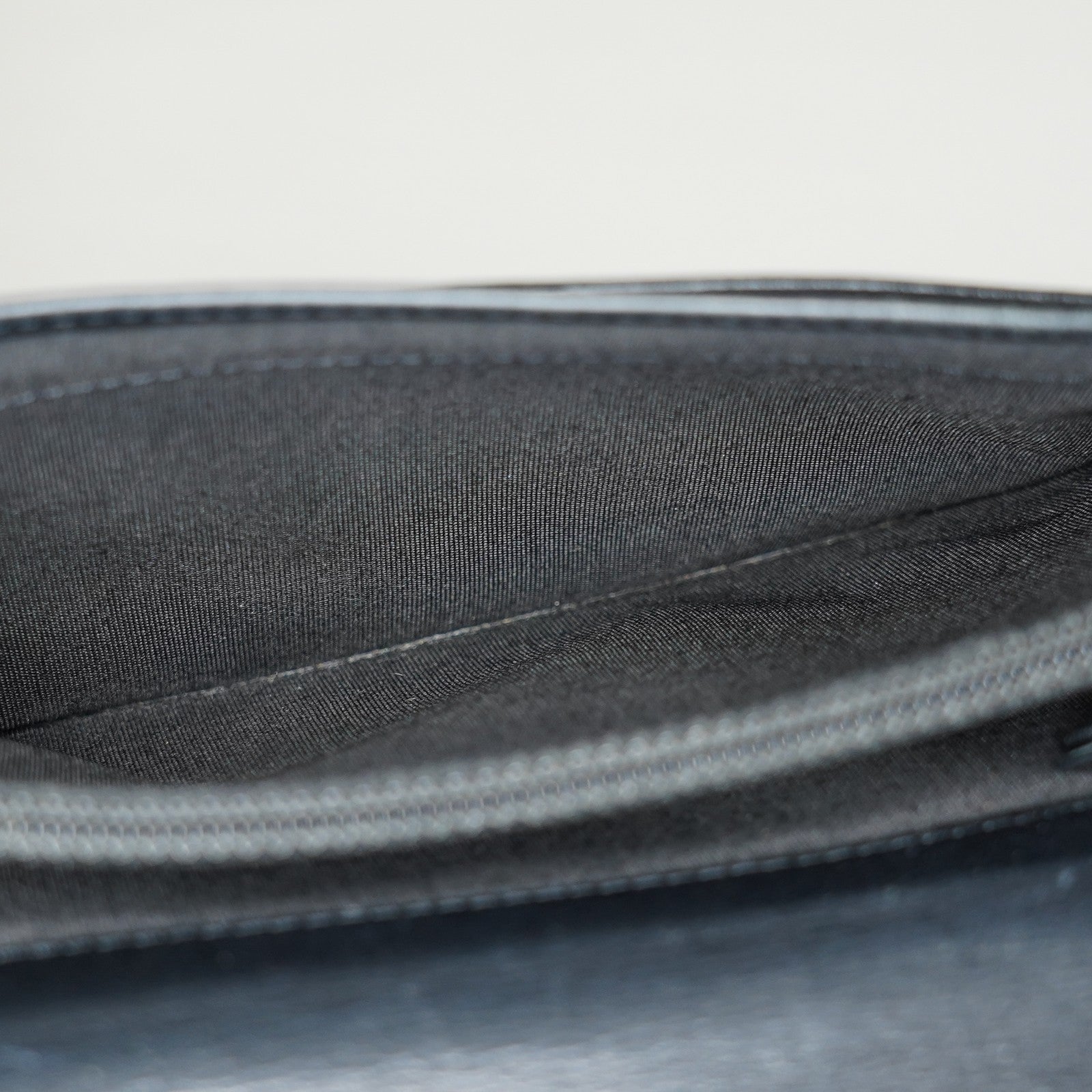 Vintage CHANEL Leather Black Bifold Wallet Classic Purse 05E412310016