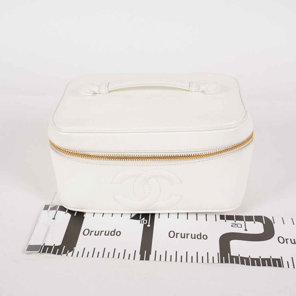 Chanel Caviar Skin White Vanity Case Cosmetic Pouch CC Logo Used 06E105830030