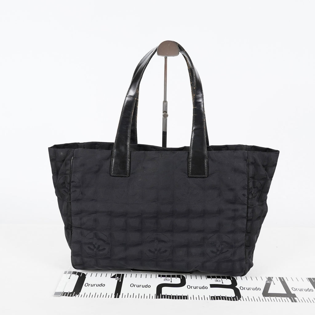 Chanel New Travel Line Tote Bag MM Black Nylon Leather Gold HW Used 08E191155007