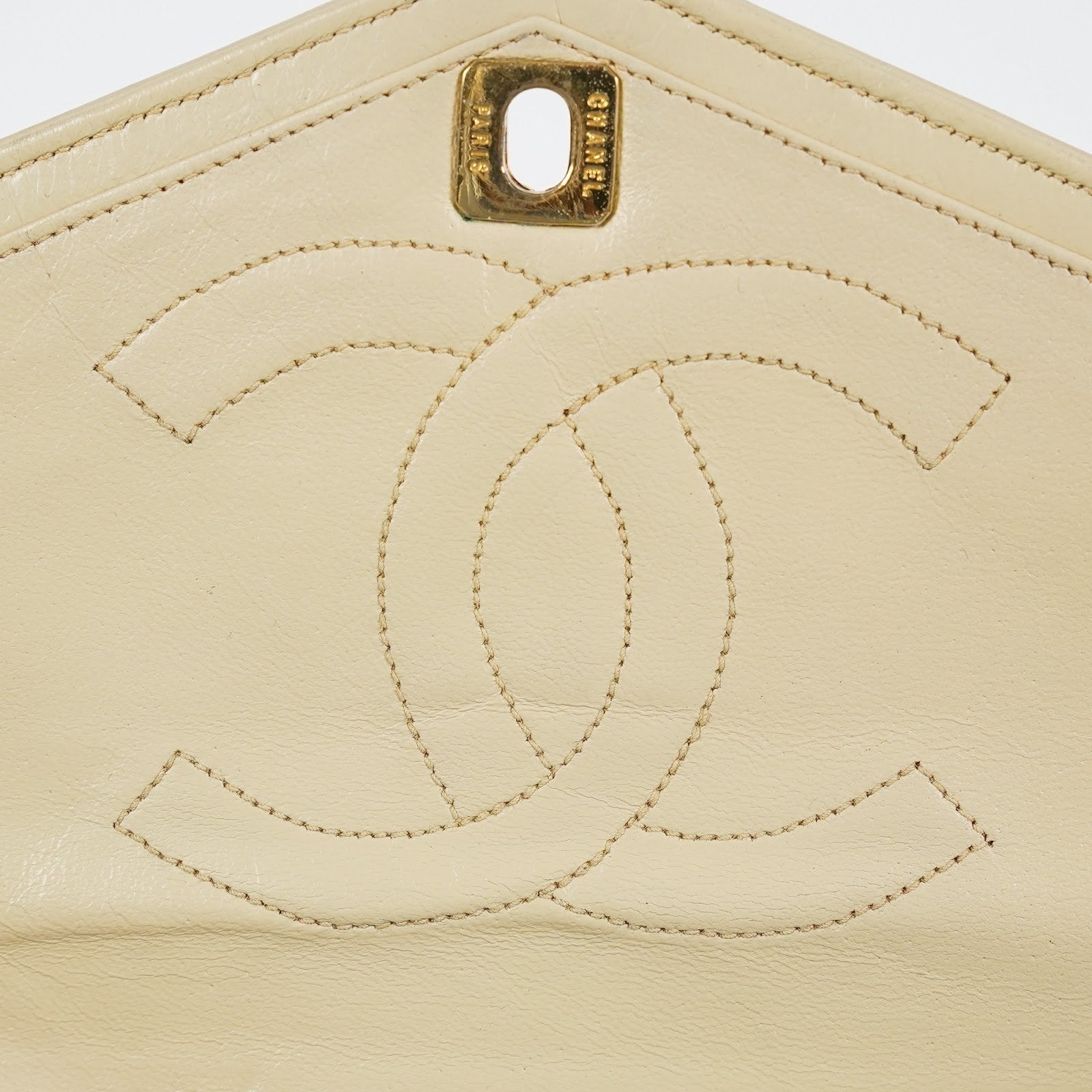 CHANEL Vintage V Stitch Flap Chain Shoulder Bag 25cm Beige Lambskin 08E077370012