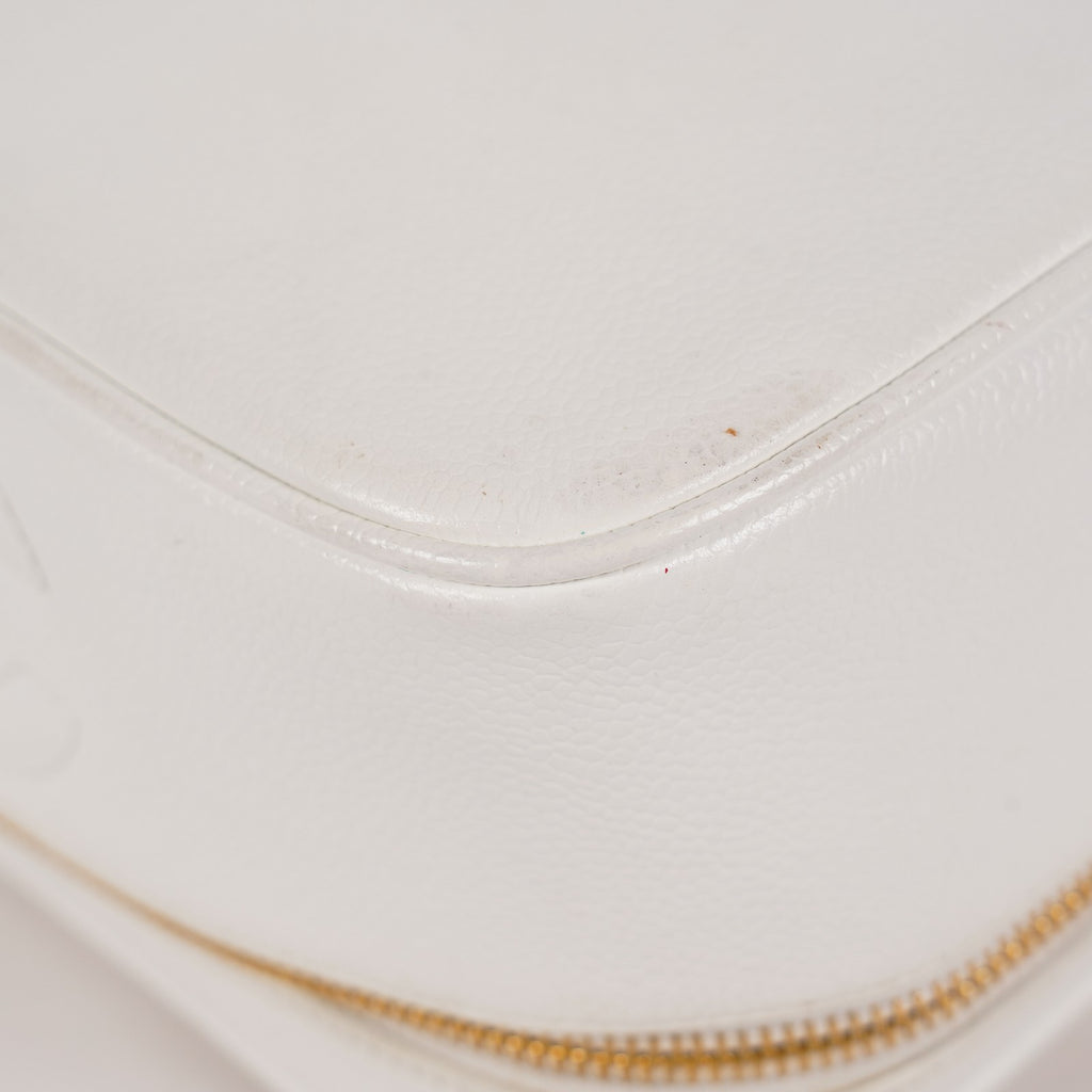 Chanel Caviar Skin White Vanity Case Cosmetic Pouch CC Logo Used 06E105830030