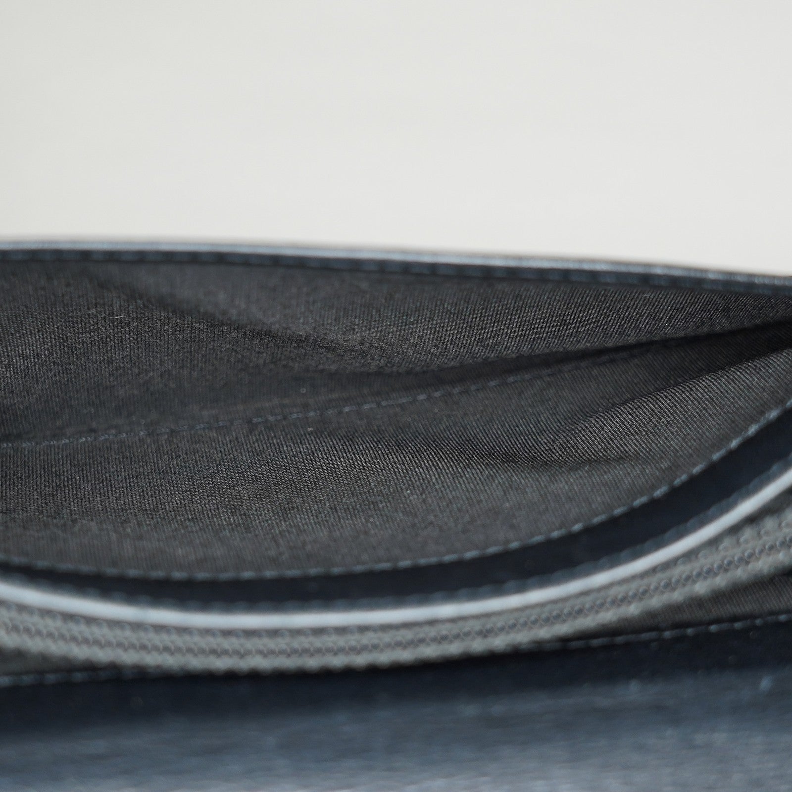 Vintage CHANEL Leather Black Bifold Wallet Classic Purse 05E412310016