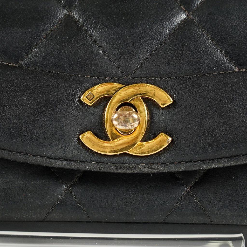 Chanel Diana 22 Flap Bag Black Lambskin Chain Shoulder Bag 09E0130470011