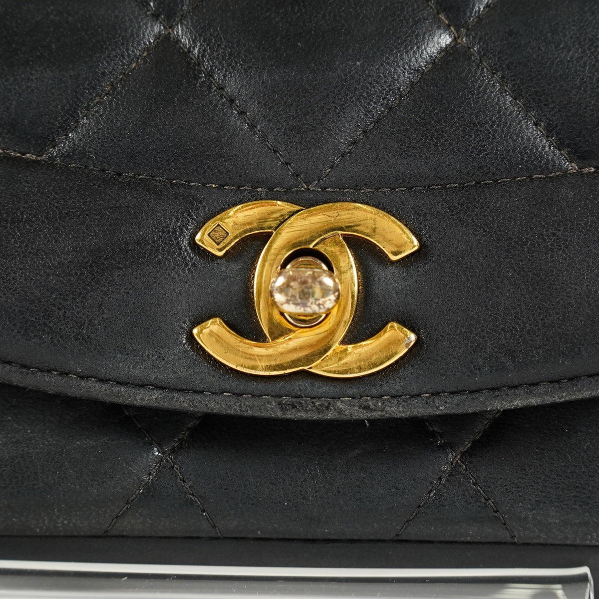 Chanel Diana 22 Flap Bag Black Lambskin Chain Shoulder Bag 09E0130470011