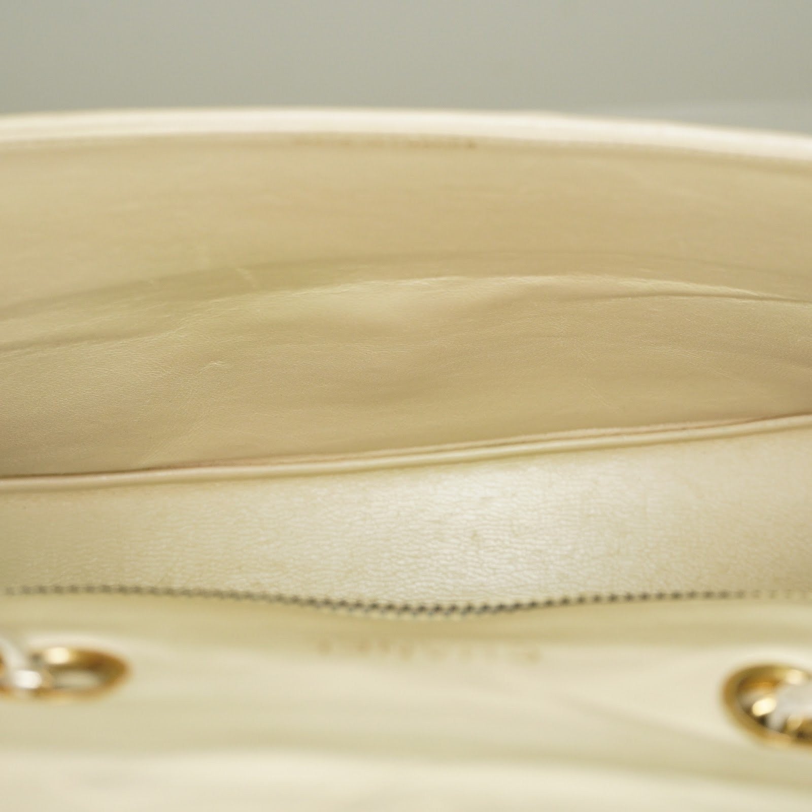 CHANEL Vintage V Stitch Flap Chain Shoulder Bag 25cm Beige Lambskin 08E077370012