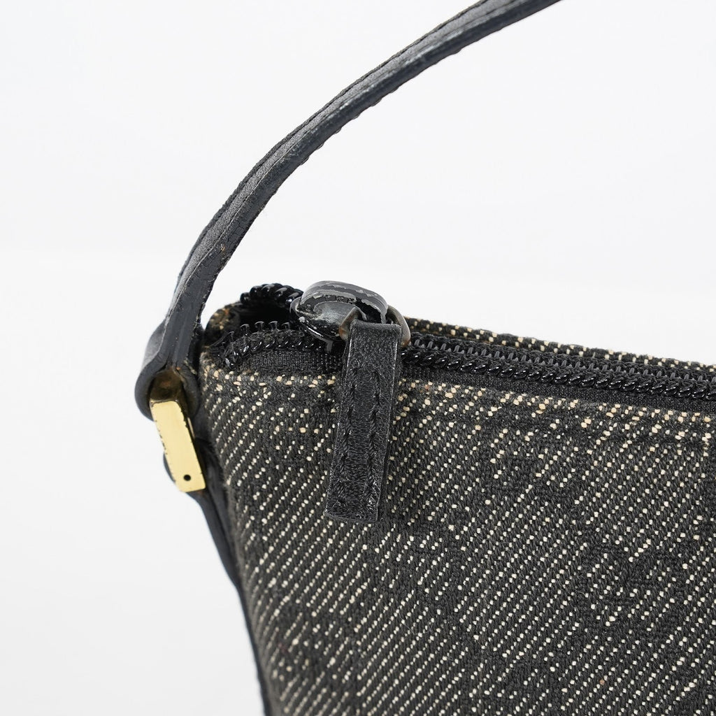 Gucci GG Canvas Boat Pochette Accessory Pouch Bag Gray Black Used 08E012530012