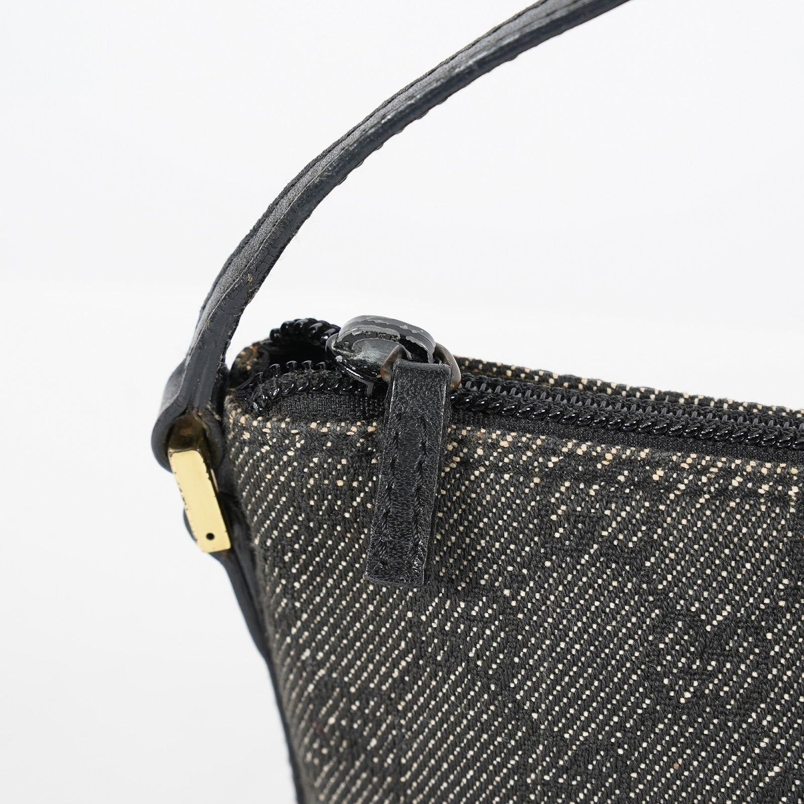 Gucci GG Canvas Boat Pochette Accessory Pouch Bag Gray Black Used 08E012530012
