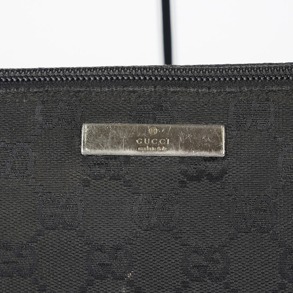 Gucci GG Canvas Boat Pochette Black Shoulder Pouch Bag Vintage Used 08E052090002