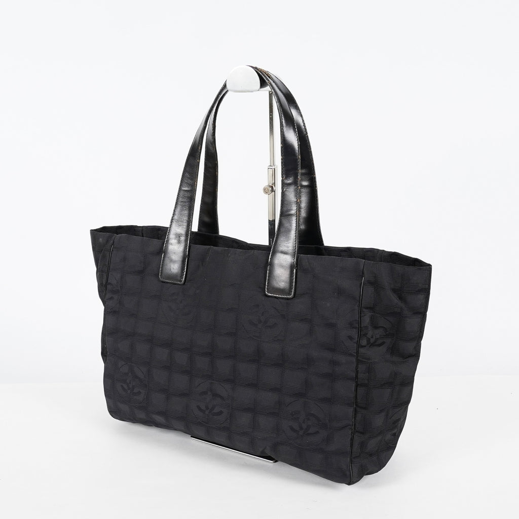 Chanel New Travel Line Tote Bag MM Black Nylon Leather Gold HW Used 08E191155007