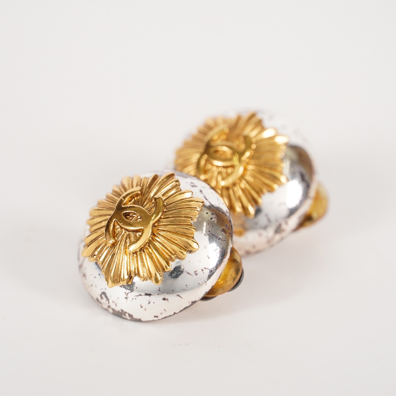 CHANEL Earrings Coco Mark CC Gold Tone Logo Medal Round Coin 05E601870016