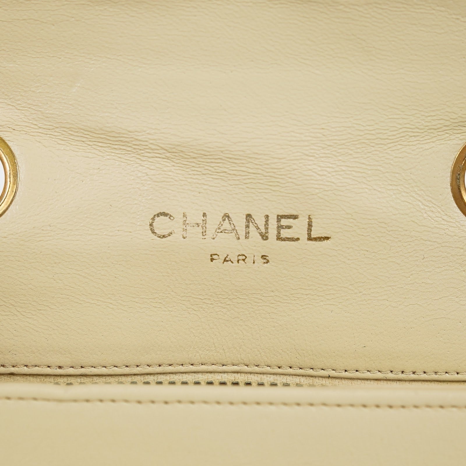 CHANEL Vintage V Stitch Flap Chain Shoulder Bag 25cm Beige Lambskin 08E077370012