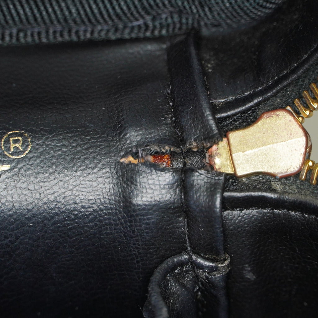 CHANEL Caviar Skin CC Vanity Bag Black Gold Hardware Vintage Case 08E047150002