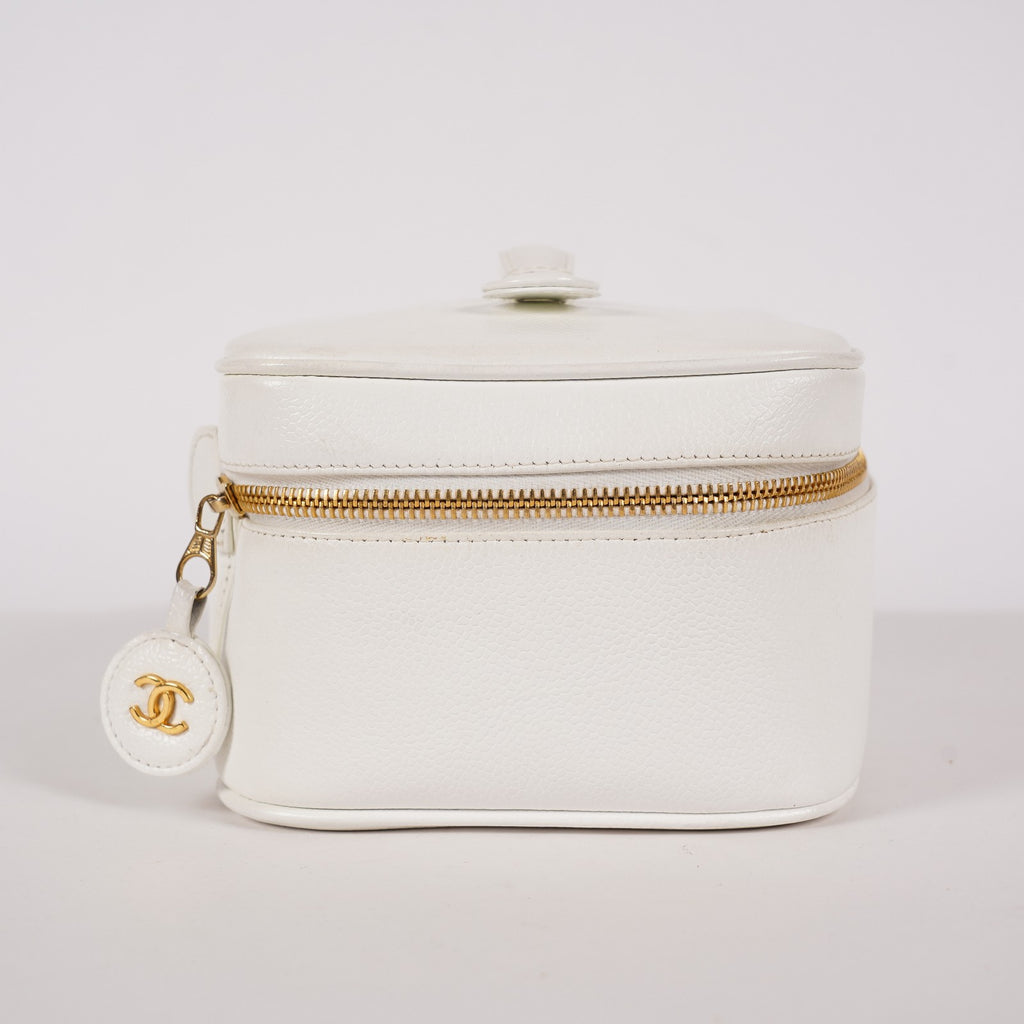 Chanel Caviar Skin White Vanity Case Cosmetic Pouch CC Logo Used 06E105830030