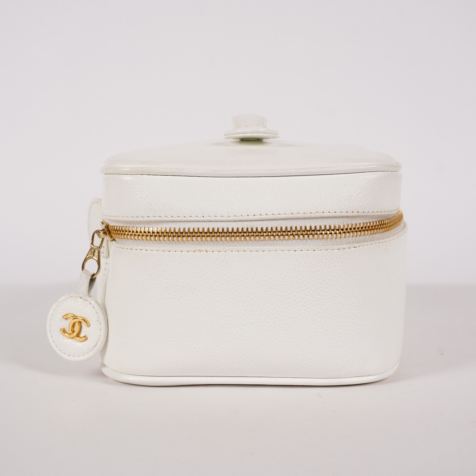Chanel Caviar Skin White Vanity Case Cosmetic Pouch CC Logo Used 06E105830030