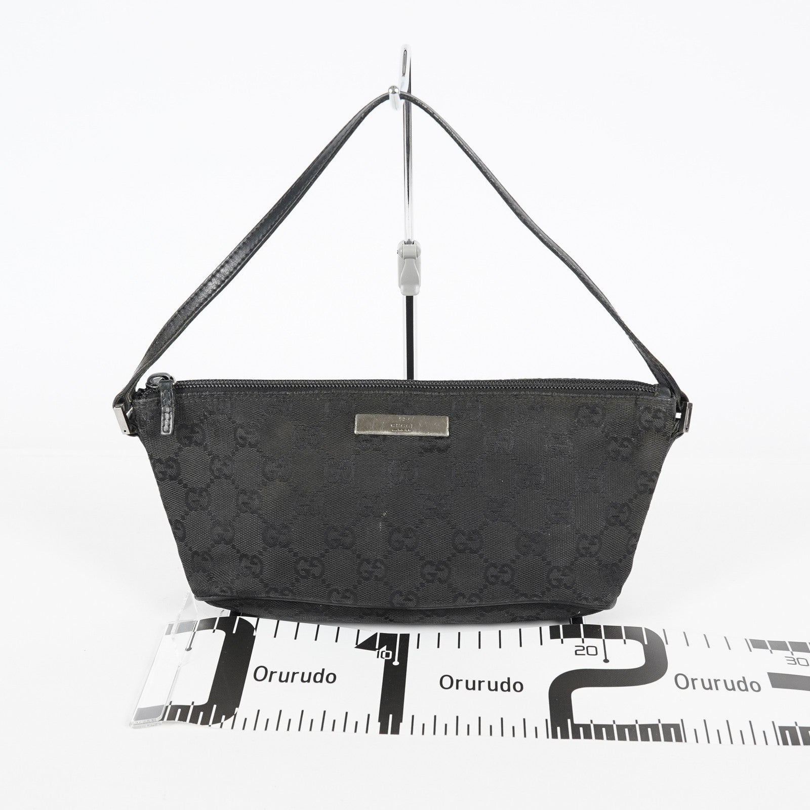 Gucci GG Canvas Boat Pochette Black Shoulder Pouch Bag Vintage Used 08E052090002