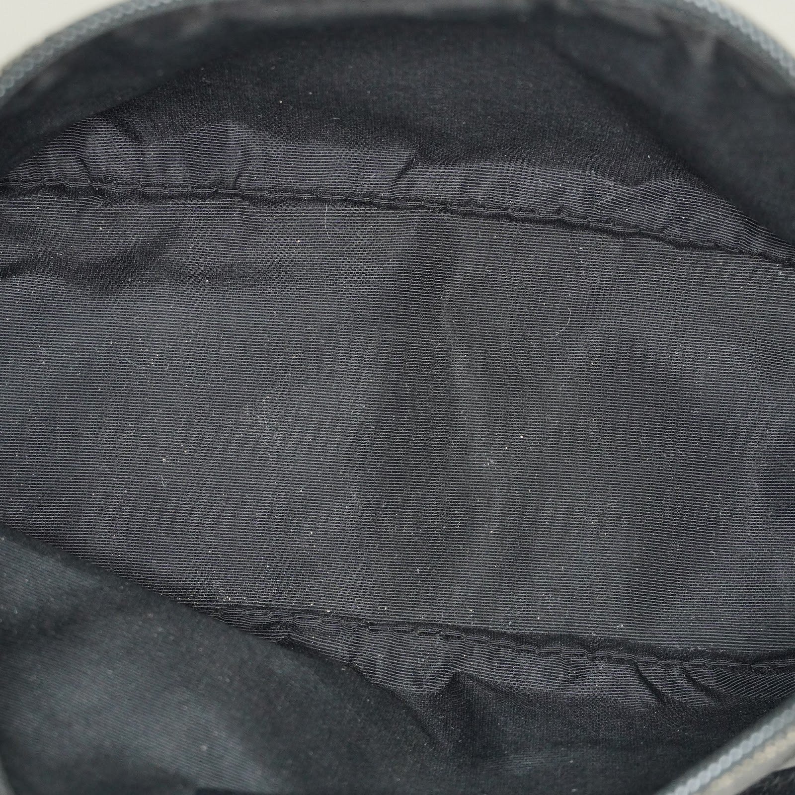 Gucci GG Canvas Boat Pochette Accessory Pouch Bag Gray Black Used 08E012530012